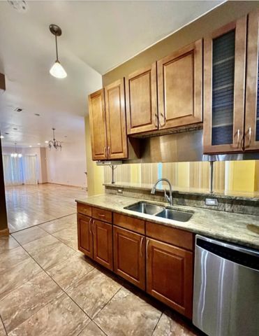 3408 W Monroe Street, Chicago, IL 60624