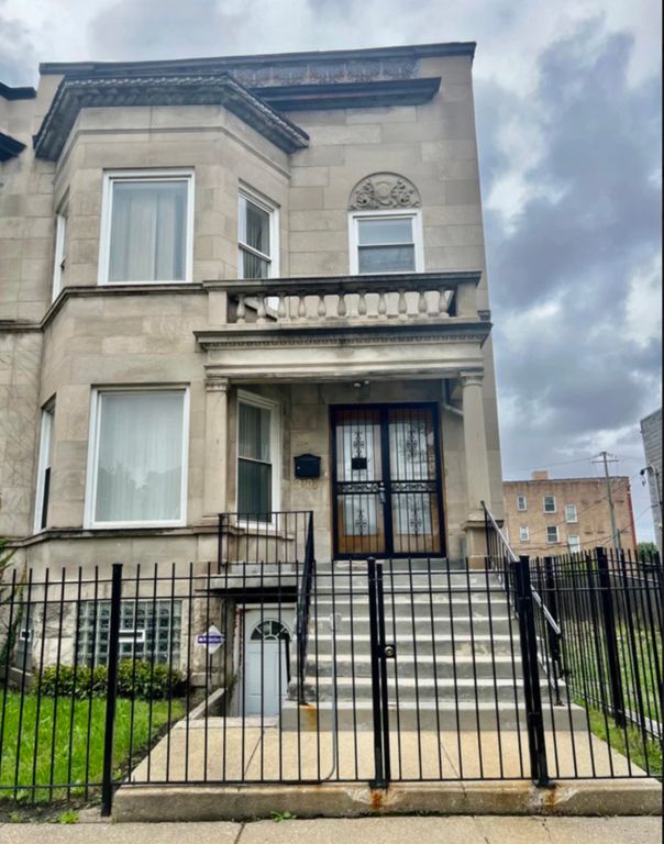 3408 W Monroe Street, Chicago, IL 60624