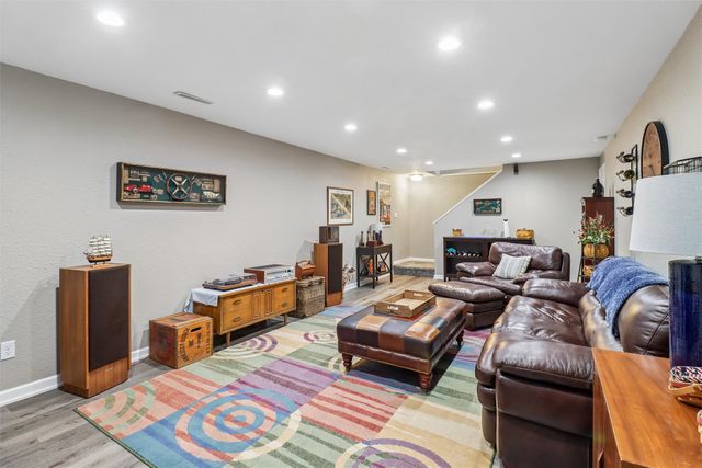 5905 Crabapple Lane, Johnston, IA 50131