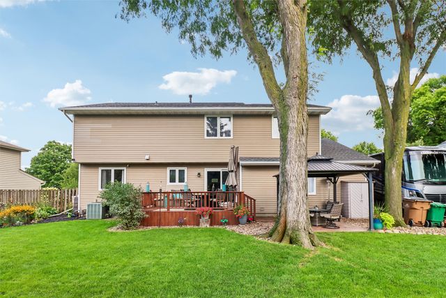 5905 Crabapple Lane, Johnston, IA 50131