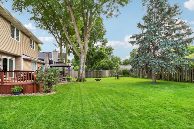 5905 Crabapple Lane, Johnston, IA 50131