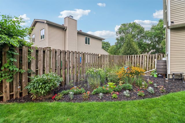 5905 Crabapple Lane, Johnston, IA 50131