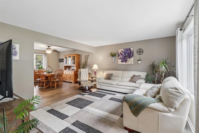 5905 Crabapple Lane, Johnston, IA 50131