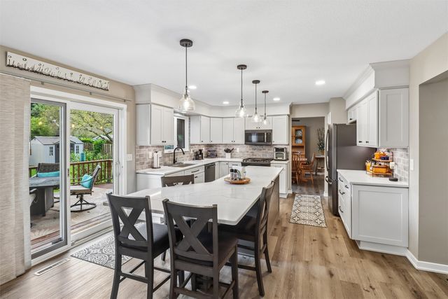 5905 Crabapple Lane, Johnston, IA 50131