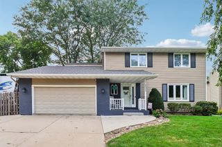 5905 Crabapple Lane, Johnston, IA 50131