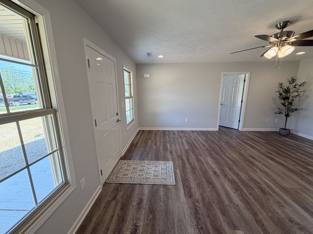 6265 Lynchburg Rd, Winchester, TN 37398