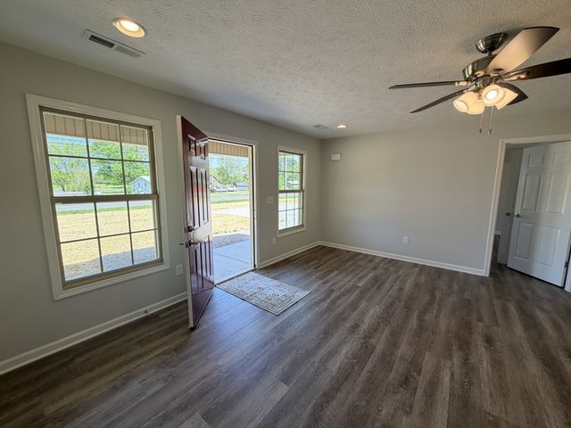 6265 Lynchburg Rd, Winchester, TN 37398