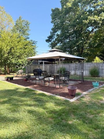 870 Landry Ave 8, North Attleboro, MA 02760