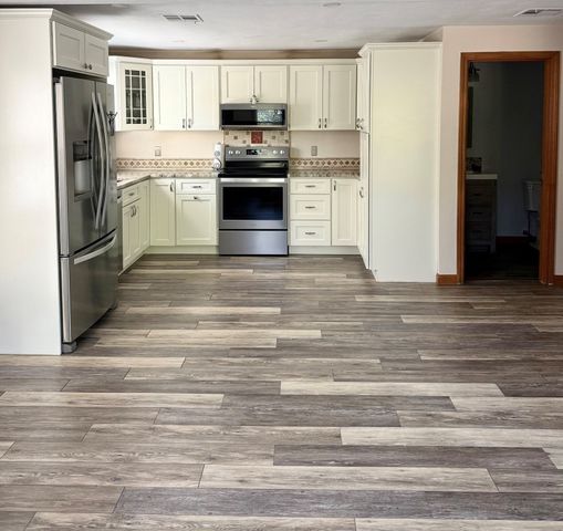 870 Landry Ave 8, North Attleboro, MA 02760