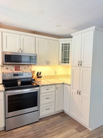 870 Landry Ave 8, North Attleboro, MA 02760