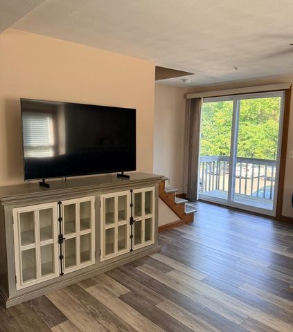 870 Landry Ave 8, North Attleboro, MA 02760