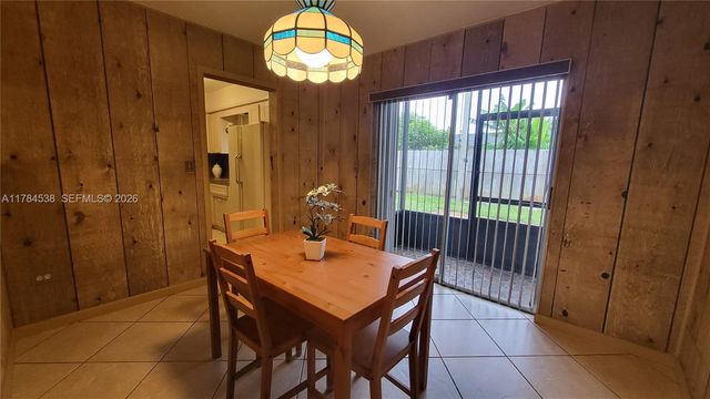 521 N 70th Way, Hollywood, FL 33024