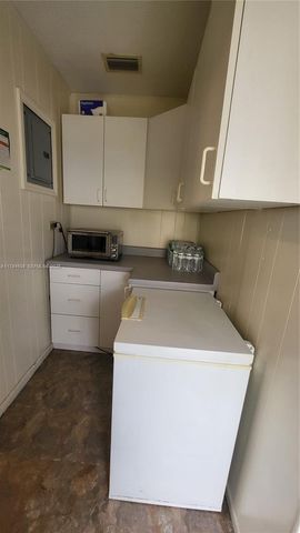 521 N 70th Way, Hollywood, FL 33024