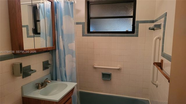 521 N 70th Way, Hollywood, FL 33024
