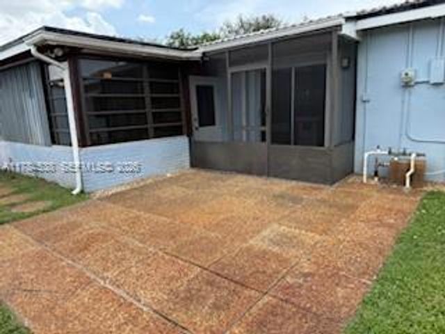 521 N 70th Way, Hollywood, FL 33024