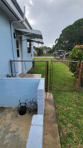 521 N 70th Way, Hollywood, FL 33024