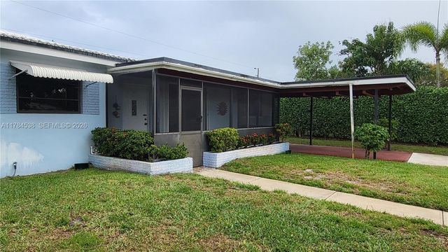 521 N 70th Way, Hollywood, FL 33024