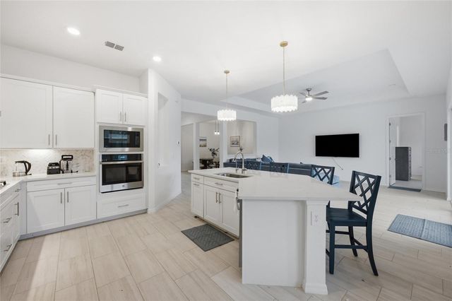 19047 SCALLOP LOOP, Lakewood Ranch, FL 34211