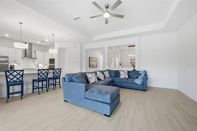 19047 SCALLOP LOOP, Lakewood Ranch, FL 34211