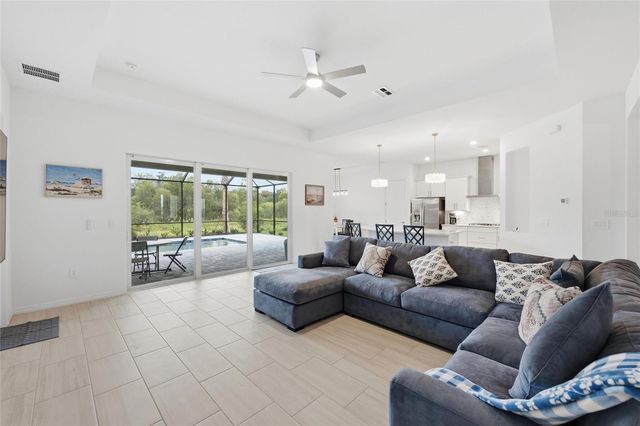 19047 SCALLOP LOOP, Lakewood Ranch, FL 34211