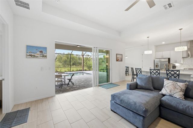19047 SCALLOP LOOP, Lakewood Ranch, FL 34211