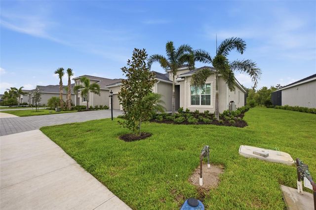 19047 SCALLOP LOOP, Lakewood Ranch, FL 34211