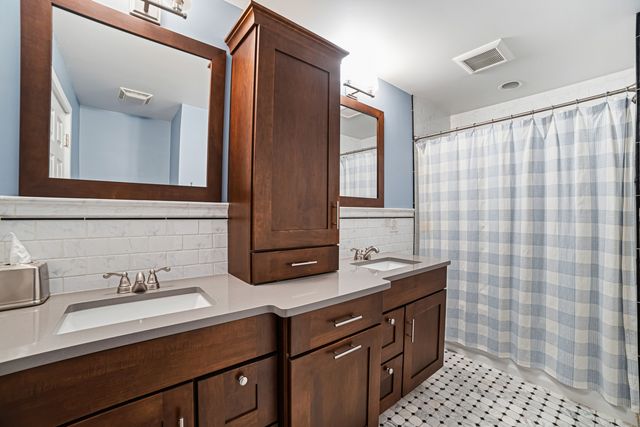 6216 W 60th Street, Chicago, IL 60638