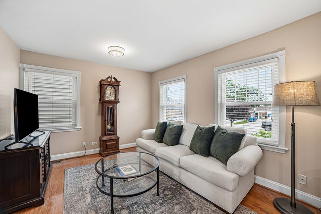 6216 W 60th Street, Chicago, IL 60638