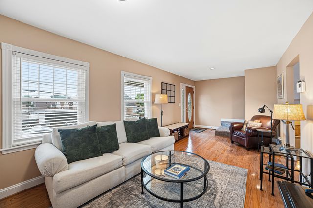 6216 W 60th Street, Chicago, IL 60638