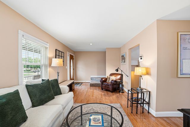 6216 W 60th Street, Chicago, IL 60638
