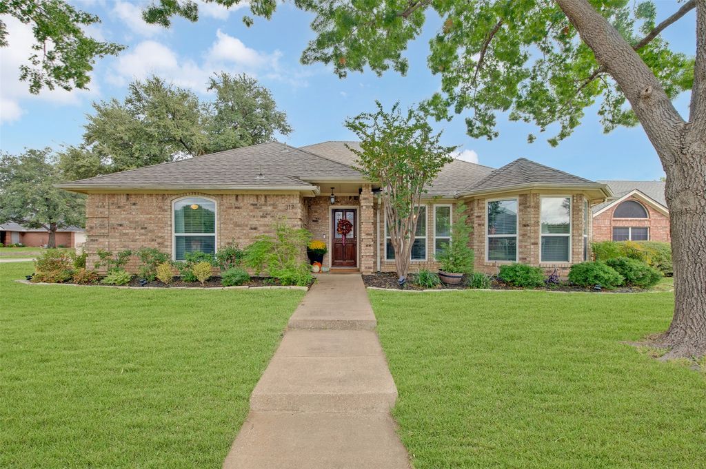 317 Kessler Drive, Euless, TX 76039 — photo 2