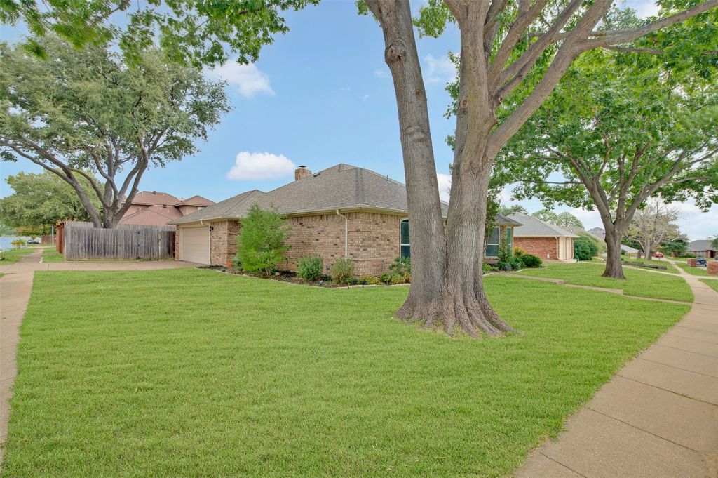 317 Kessler Drive, Euless, TX 76039 — photo 3