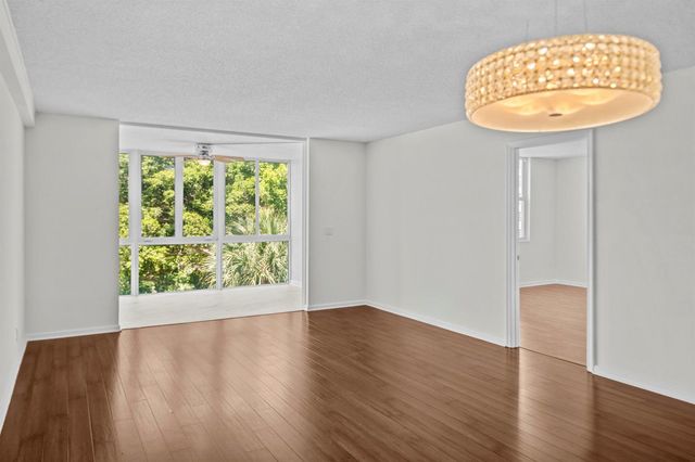 14527 Bonaire Boulevard 408, Delray Beach, FL 33446