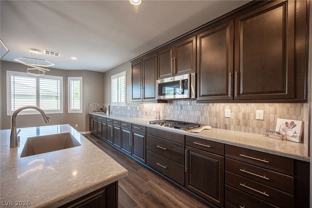 120 Mosso Niente Place, Henderson, NV 89011