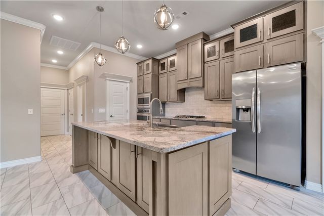 454 Frizzo Street, Tontitown, AR 72762