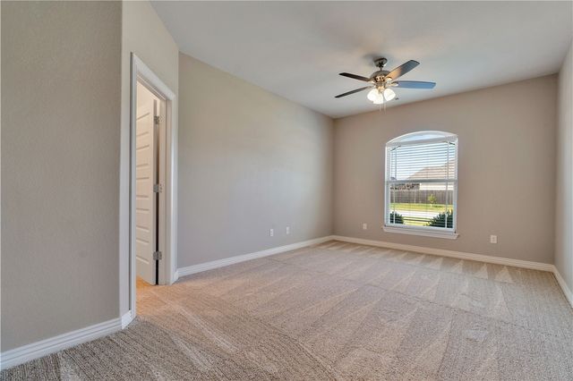 454 Frizzo Street, Tontitown, AR 72762