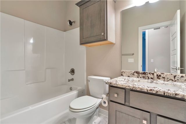 454 Frizzo Street, Tontitown, AR 72762
