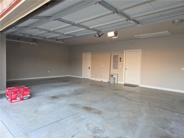 454 Frizzo Street, Tontitown, AR 72762
