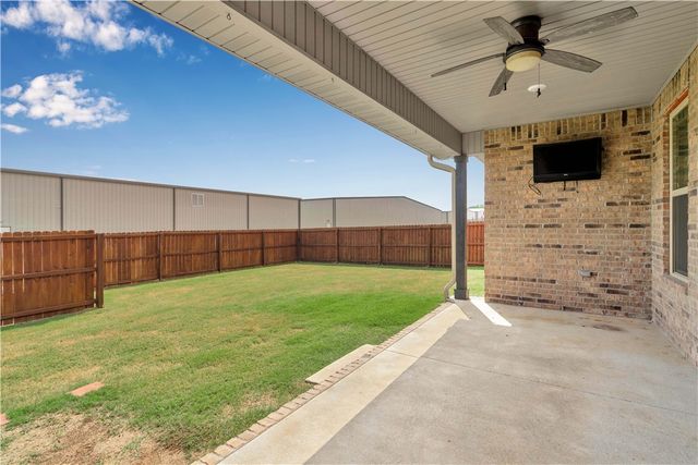454 Frizzo Street, Tontitown, AR 72762
