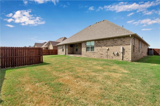 454 Frizzo Street, Tontitown, AR 72762