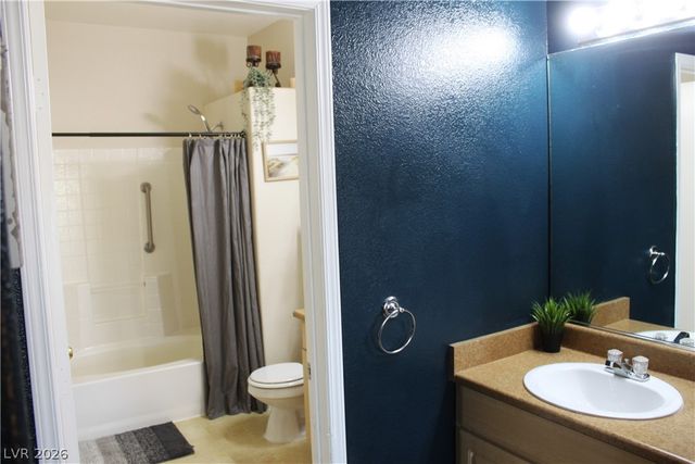 8250 North Grand Canyon Drive 2110, Las Vegas, NV 89166