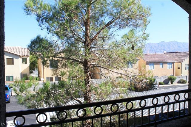8250 North Grand Canyon Drive 2110, Las Vegas, NV 89166