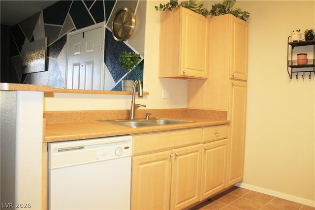 8250 North Grand Canyon Drive 2110, Las Vegas, NV 89166