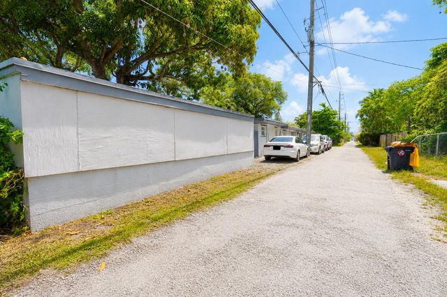 249 SW 14th Street 1-4, Dania Beach, FL 33004