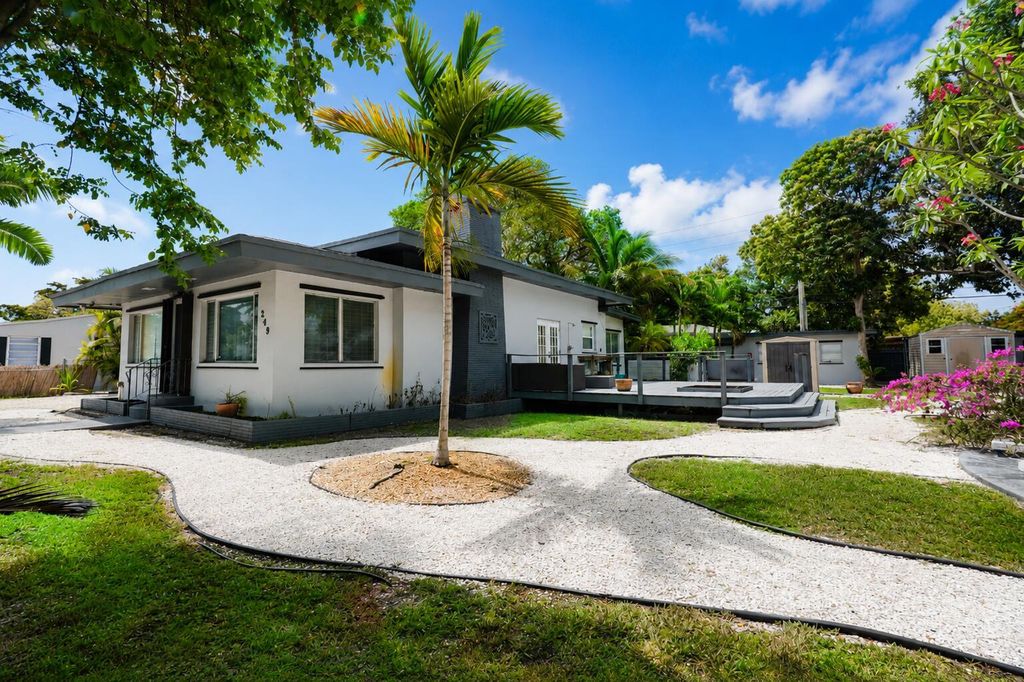 249 SW 14th Street 1-4, Dania Beach, FL 33004