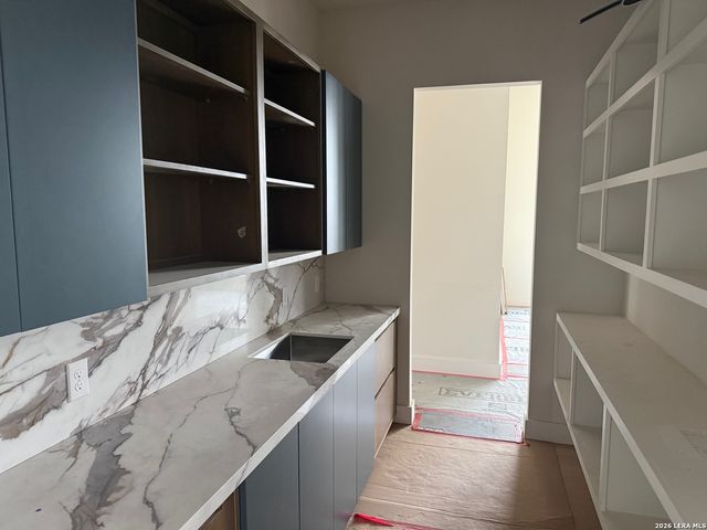 9651 Lenox Hill, San Antonio, TX 78255