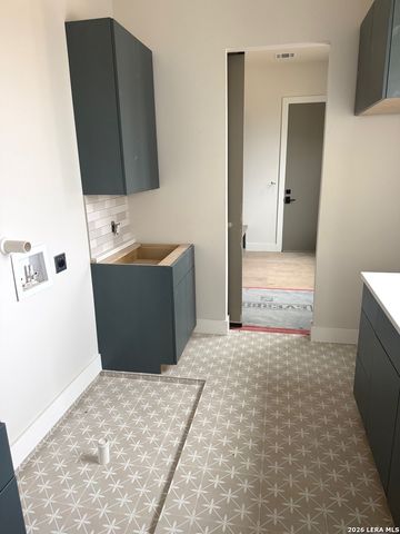 9651 Lenox Hill, San Antonio, TX 78255