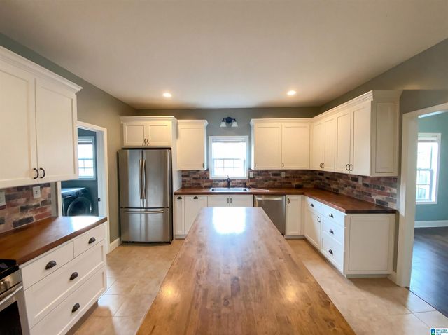 1009 CHALKVILLE SCHOOL ROAD, Center Point, AL 35215