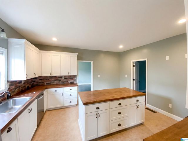 1009 CHALKVILLE SCHOOL ROAD, Center Point, AL 35215