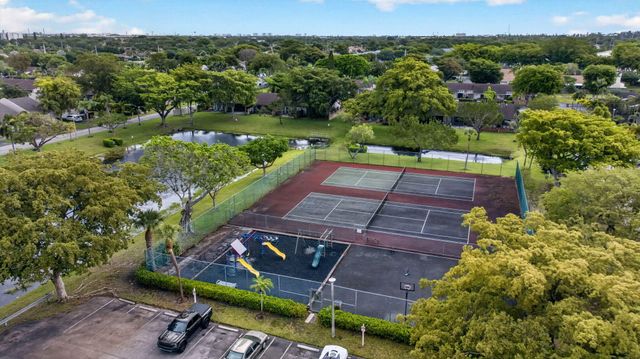 5028 NW 11th Way, Deerfield Beach, FL 33064